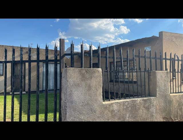 4 BEDROOM FREEHOLD FOR SALE IN TSAKANE